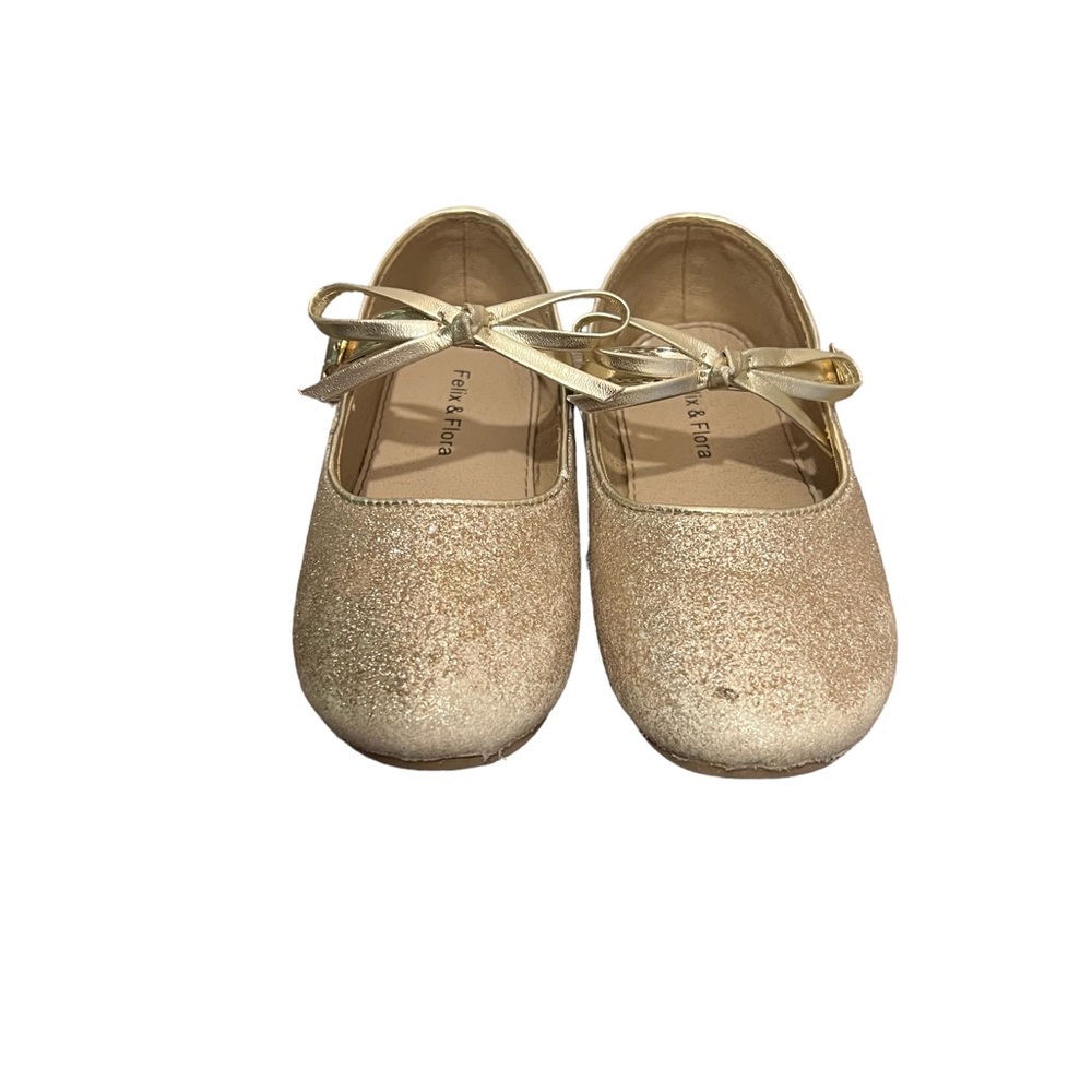 Girl gold flats